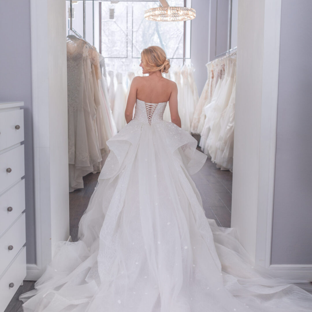 Wedding Dress Etiquette Do's and Don'ts